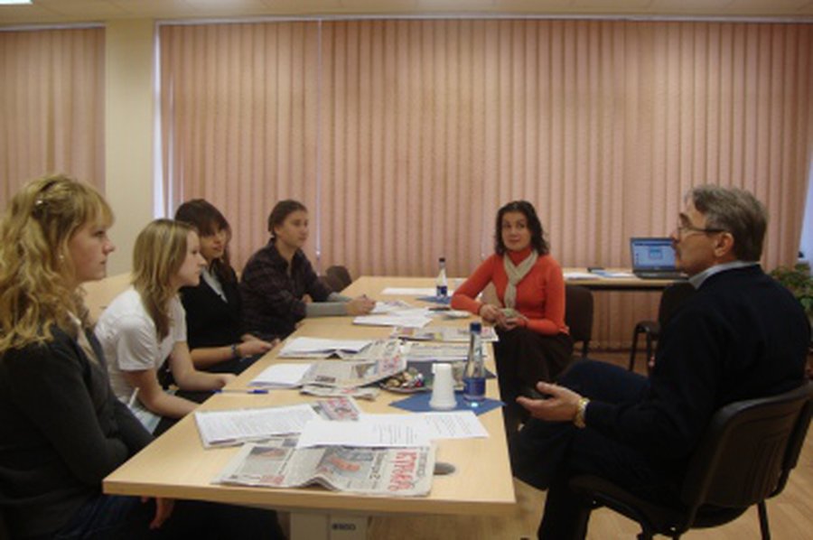 Ступить на путь журналиста                                                                                                                             - Мир молодежи