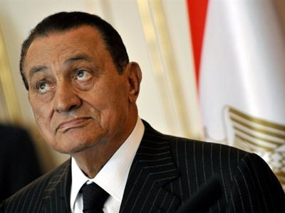 Мубарака просят уйти ради «предотвращения кровавой бойни»                                 - В Мире