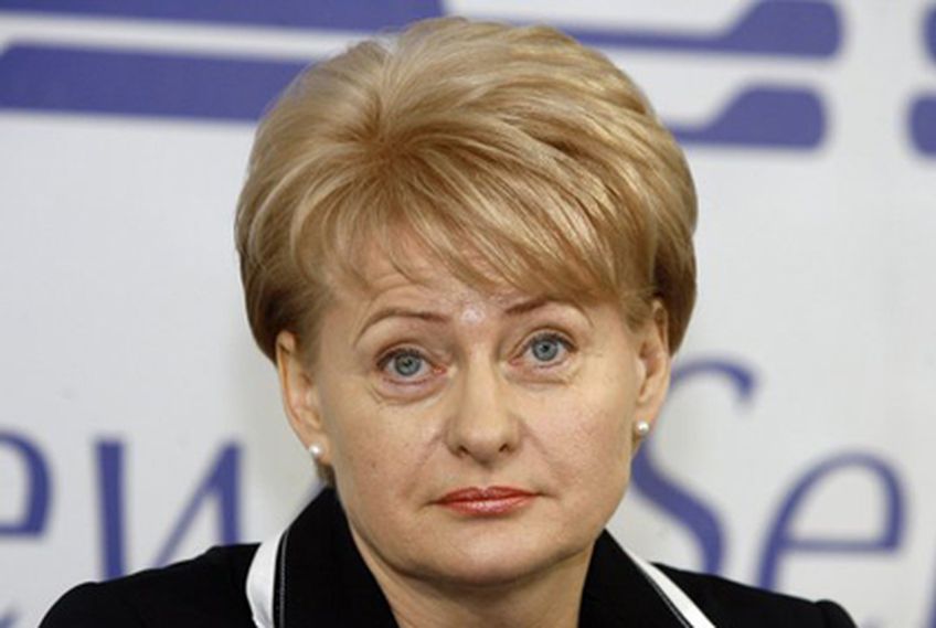 Президент Литвы Даля Грибаускайте не поддерживает предложение правящих экономить за счет пенсионеров                          