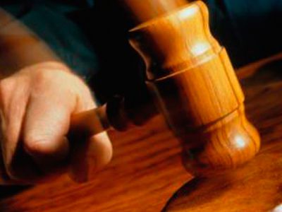 Суд постановил арестовать подростка, убившего сожителя матери - Происшествия и криминал