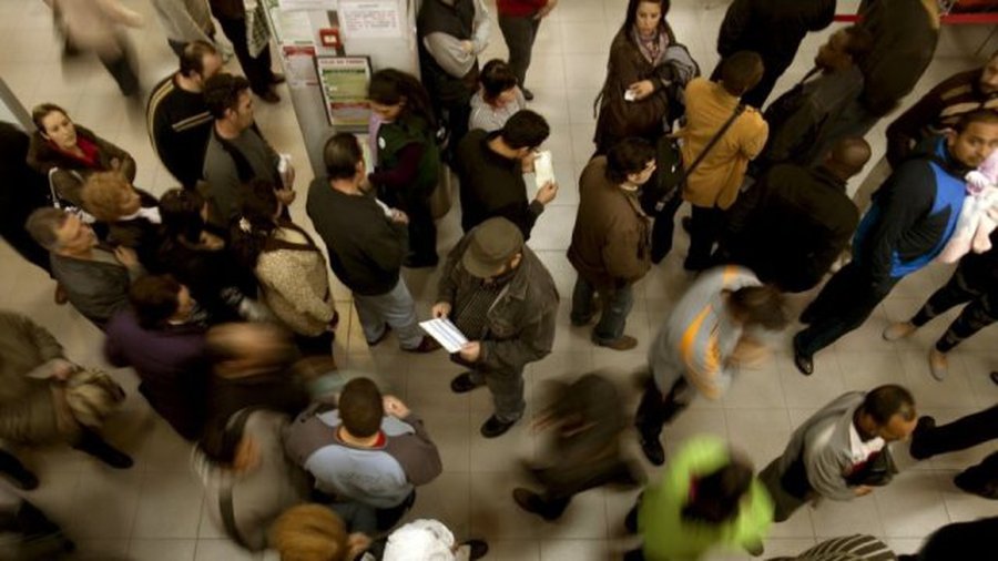 Рынок труда восстанавливается, но молодых специалистов не ждет - Литва и страны Балтии