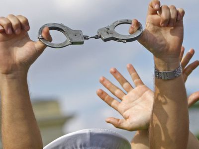 Попытка суицида в арестантской                                                                                                                         - Происшествия и криминал