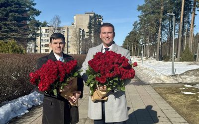 Дорогие женщины!  Сердечно поздравляем вас с прекрасным праздником весны — 8 Марта! - Поздравления