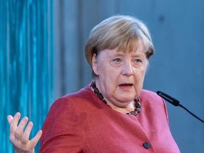 СМИ: Меркель заявила, что Польша и страны Балтии мешали переговорам с Путиным - В Мире