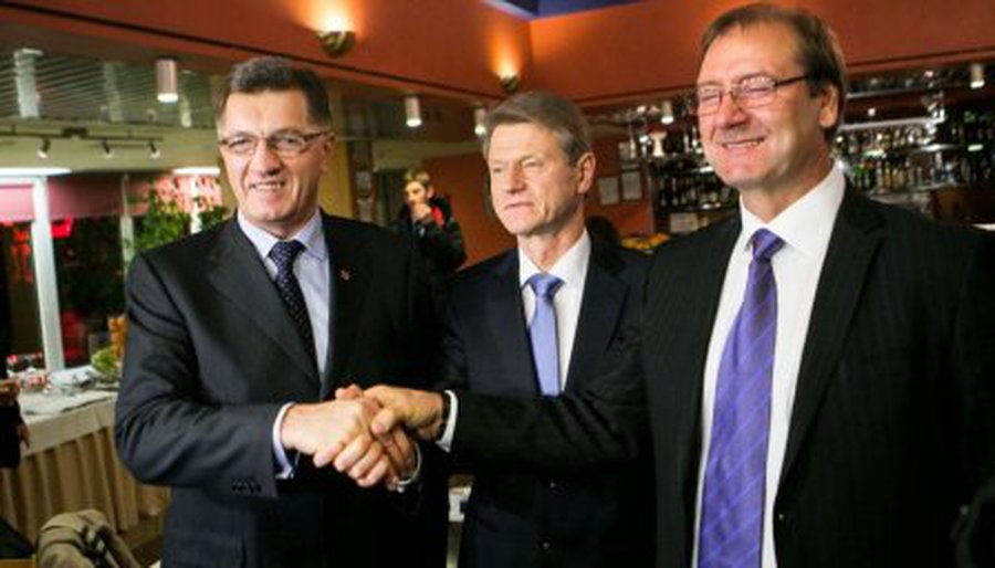 Коалиция: Буткявичюс — премьер, Успасских — член команды правительства, Паксас — евродепутат
 
 - Литва и страны Балтии