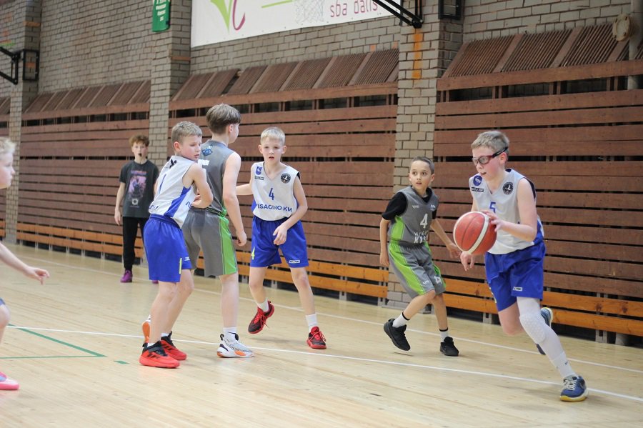 Что важнее: кружки, творчество или спорт? Советы родителям мальчиков - В Висагинасе