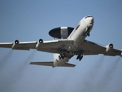 Самолеты - разведчики AWACS приступили к выполнению задач над территорией Литвы - Литва и страны Балтии