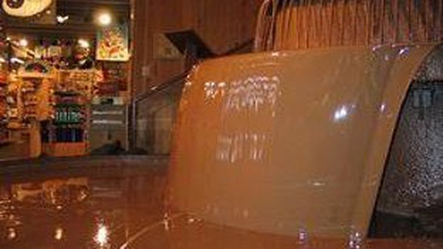 Гигантский шоколадный водопад  - Хобби, отдых и развлечения