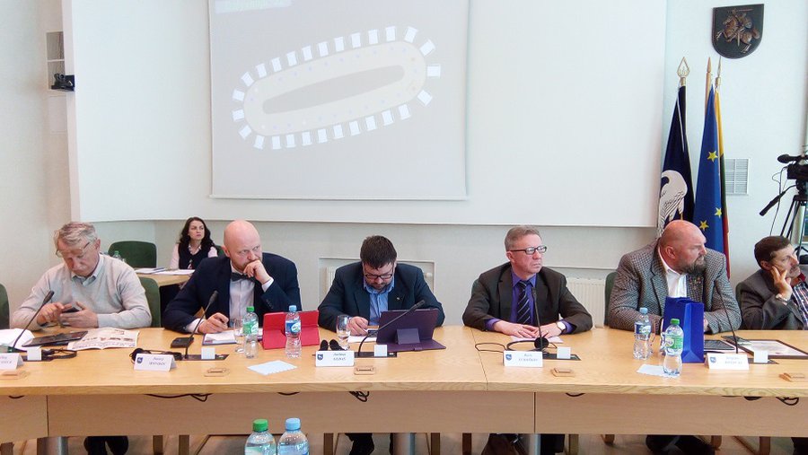 Б. Лукошков предложил закупать браслеты GSM. Совет идею поддержал, что дальше? - В Висагинасе