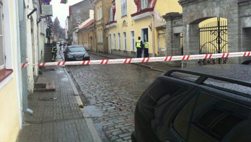Рядом с посольством Литвы в Таллине, возможно, заложена бомба. Людей эвакуируют