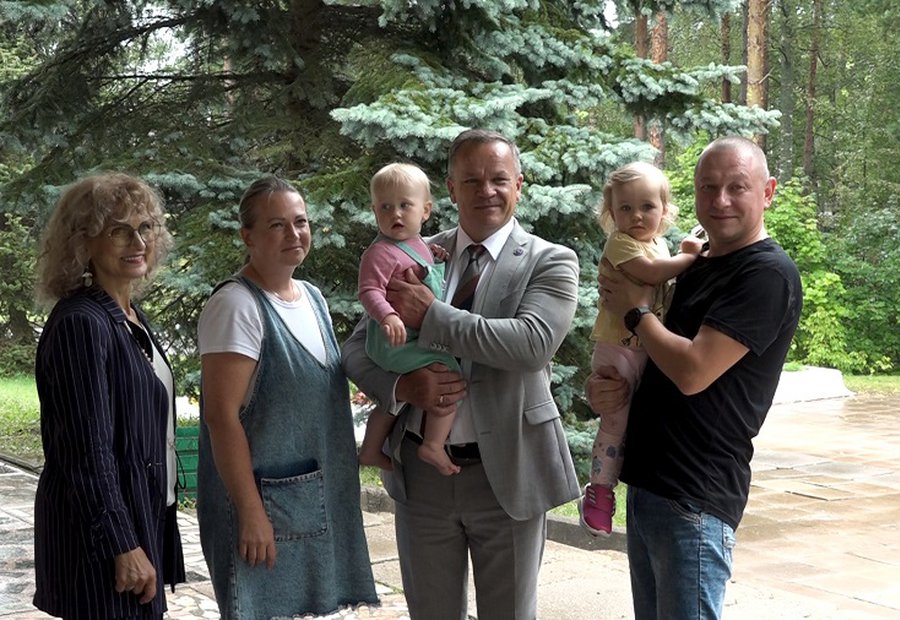 Вручение паспорта маленького висагинца  (видео) - В Висагинасе