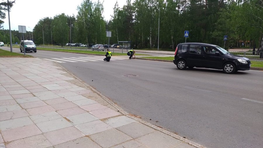 На проспекте Тайкос автомобилем сбита женщина - Происшествия и криминал