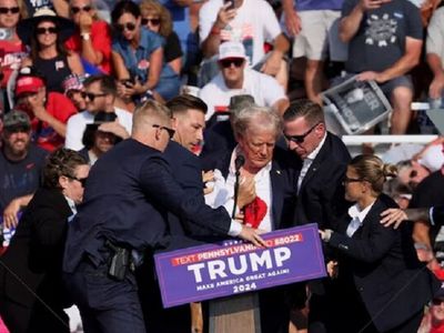 СМИ: в Трампа стреляли из трех видов оружия - В Мире