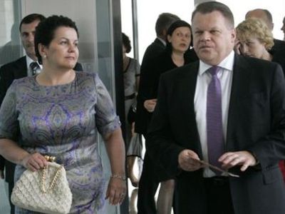 Таможня: высадка жены главы Snoras из автомобиля и его конфискация были законны                                                                        - Литва и страны Балтии