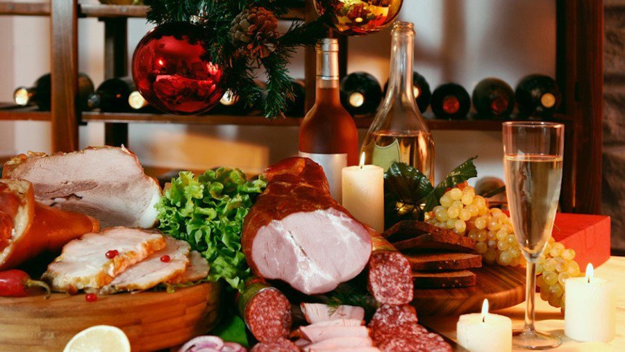Специалист рассказал, сколько можно хранить остатки с праздничного стола - Это интересно