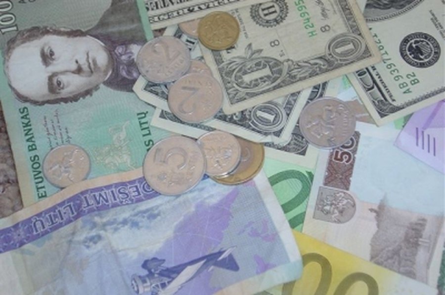 Daugiausiai pinigų lietuviai sulaukia iš Didžiosios Britanijos - Pasaulyje