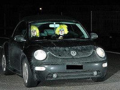 Швейцарская полиция за превышение скорости оштрафовала клоунов - Хобби, отдых и развлечения