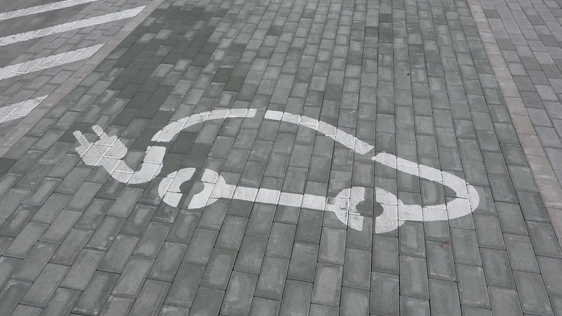 В июле стартует новая программа поддержки электромобилей на 20 миллионов евро - Экономика и бизнес