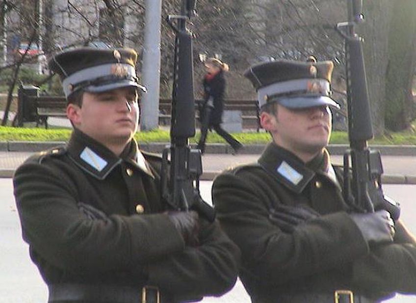 Латвийские солдаты слишком жирны