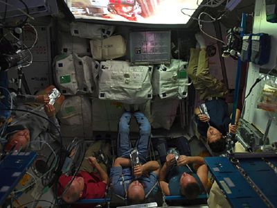 На МКС прошел показ нового эпизода "Звездных войн" - Кино и искусство