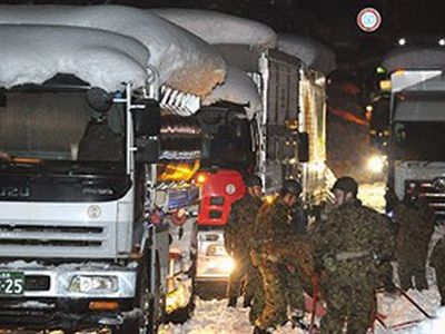 Жителей близких к «Фукусиме» районов переселяют, компании отказываются везти туда продукты                 - В Мире