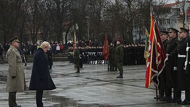 Президент Литвы пожелала армии взращивать патриотизм, а министр обороны опасается России
