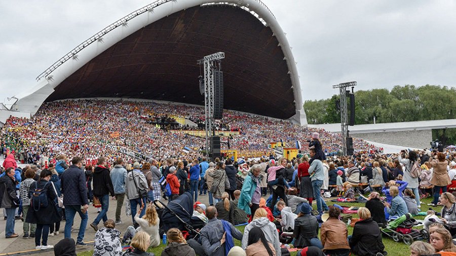 Для участников Праздника песни - бесплатный проезд на общественном транспорте - Литва и страны Балтии