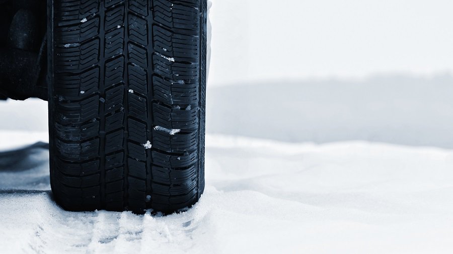 Осенью количество ДТП сокращается с переходом водителей на зимнюю резину - Литва и страны Балтии