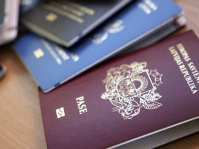 За участие в силах самообороны Крыма коренного жителя Латвии лишат гражданства - Литва и страны Балтии