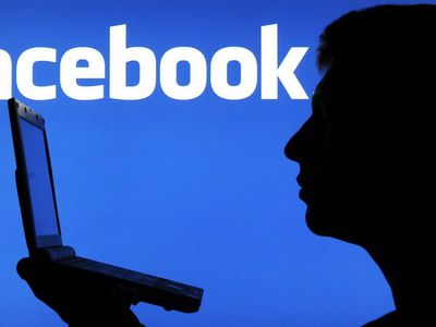 Неизвестные лица уничтожили личный аккаунт министра обороны Литвы Р. Кароблиса в Facebook - IT новости