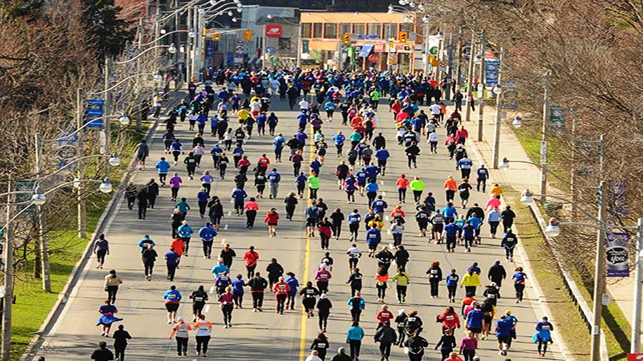 Канадка по ошибке выиграла марафон, заслушавшись музыкой в своем плеере - Культурные и спортивные мероприятия