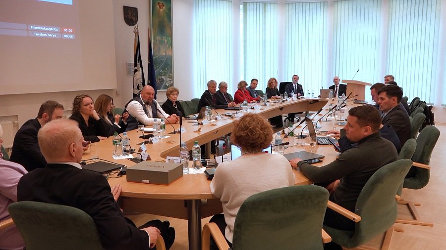 Висагинский совет 8-й  каденции завершил работу. Врио мэра назначат 18 апреля (видео) - В Висагинасе