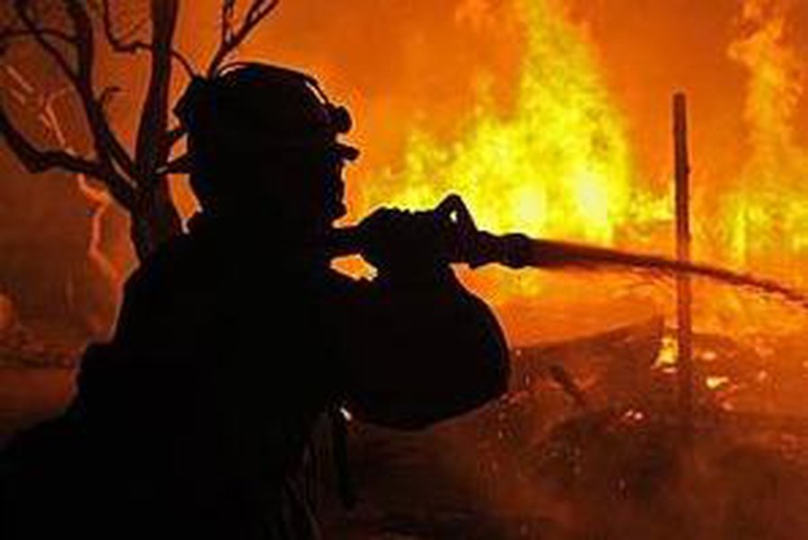 В Литве загорелся пансионат для инвалидов - Литва и страны Балтии