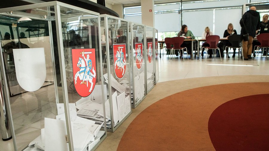 "Белые перчатки" в день выборов зафиксировали более 450 возможных нарушений - Литва и страны Балтии