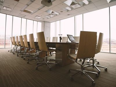 Работодатели не хотят возвращения работников в офисы - Экономика и бизнес