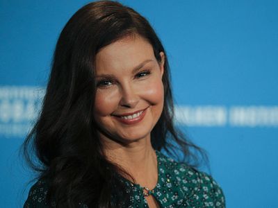 СМИ: суд в США отклонил ряд требований актрисы Эшли Джадд по ее иску против Вайнштейна - В Мире