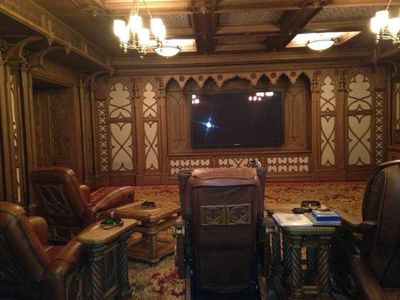 В Межигорье случайно нашли три комнаты с ценностями Януковича - В Мире