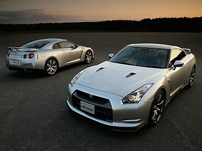 Европейцы за месяц раскупили годовой запас Nissan GT-R - Хобби, отдых и развлечения