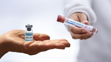 В Литве отмечены случаи торговли поддельной вакциной от COVID-19