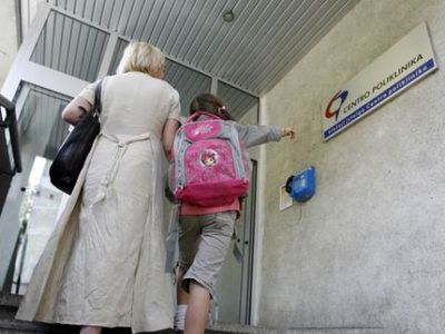 Школьники страны – словно старички: искривленные позвоночники, слабое зрение и нарушенное пищеварение  - Наука и здоровье