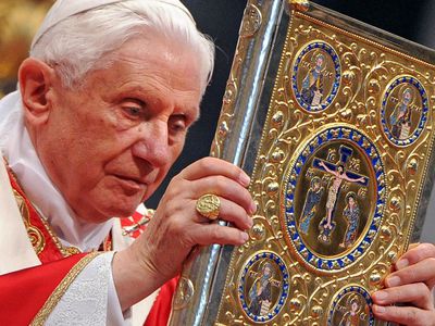 Президент примет участие в похоронах Папы Римского Бенедикта XVI - В Мире