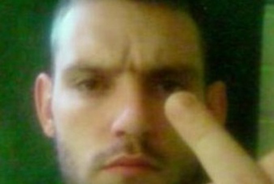 Британские полицейские поймали грабителя — звезду Facebook - Происшествия и криминал