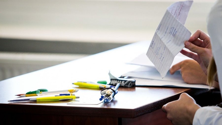 Mokyklų laukia nauji laikai: mokinių testai lems jų mokytojų likimą
 - Visagine