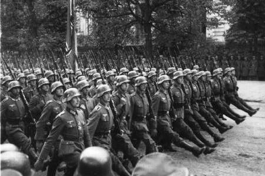 Президент Польши о Второй Мировой войне: 72 года назад Польша встала на защиту своей независимости

                                