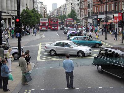 Ученые назвали Оксфорд-стрит в Лондоне самым загрязненным местом в мире - Наука и здоровье