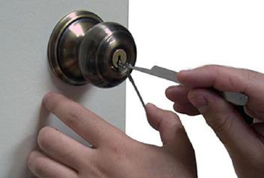 В Висагинасе ограблена квартира                                                                 - Происшествия и криминал