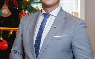 Сердечно поздравляю вас с Рождеством и наступающим Новым годом! - Поздравления