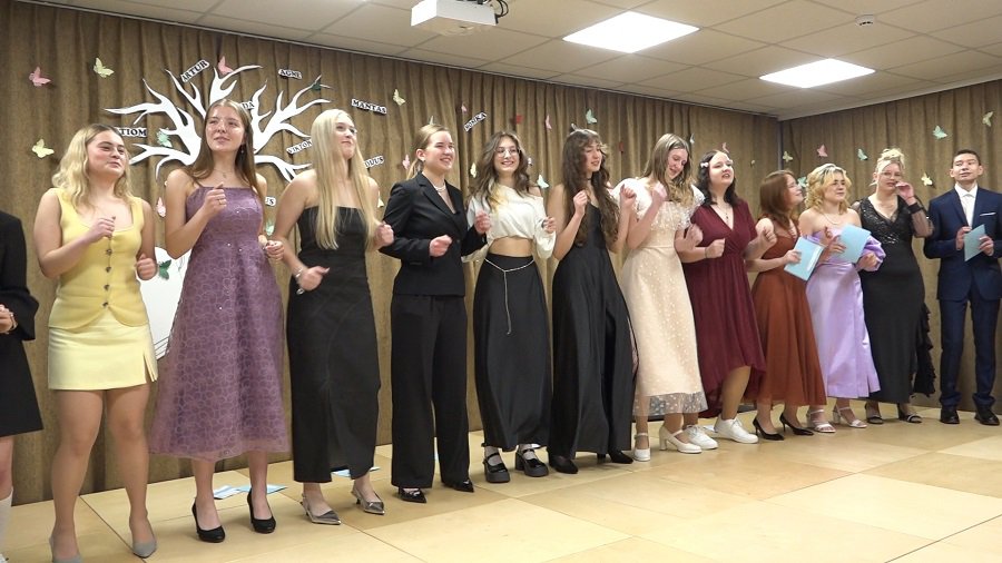 В основной школе Жибурё прозвучал последний звонок (видео) - В Висагинасе