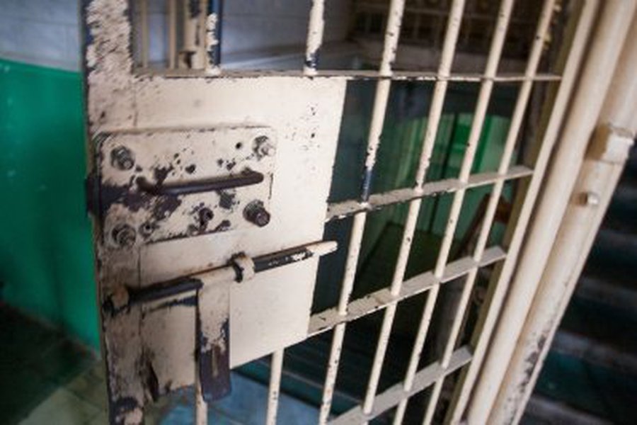 Dėl plėšimo Visagino policijos areštinėje atsidūręs vyras bandė nusižudyti - Įvykiai ir kriminalas