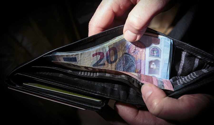 ММЗ увеличивается до 607 евро - Литва и страны Балтии